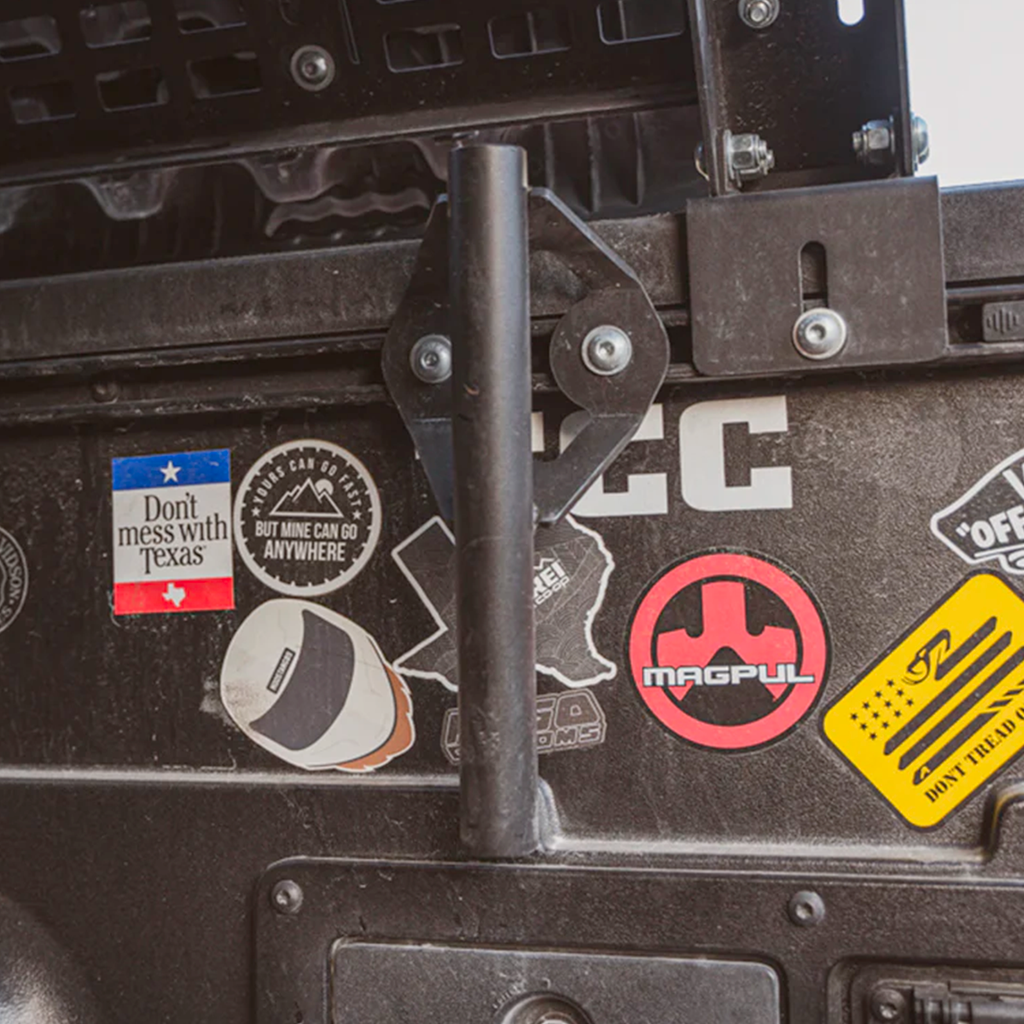 Flag Pole Mount & Allegiance Flag Supply 3' x 5' American Flag Kit