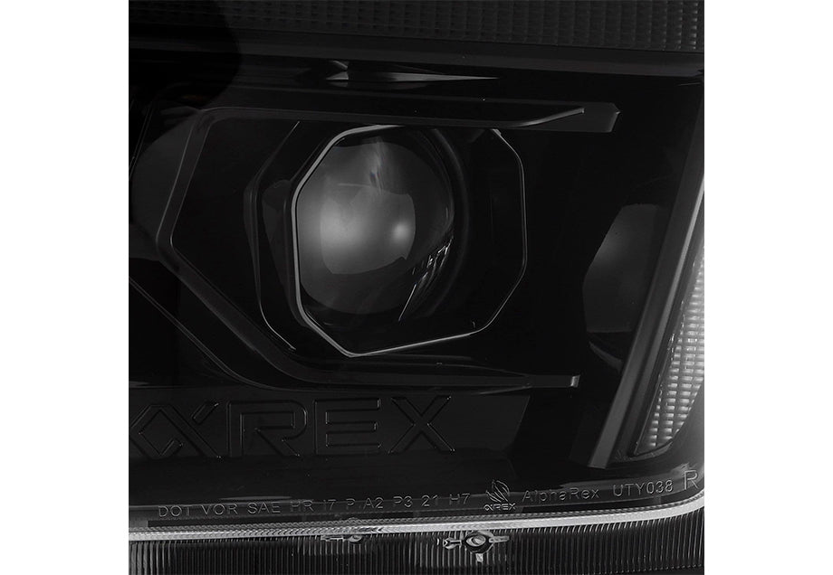 LUXX-Series Projector Headlights Black Fits 10-13 Toyota 4Runner