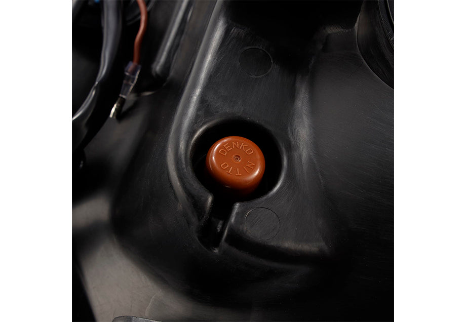 LUXX-Series LED Projector Headlights Fits 12-15 Toyota Tacoma