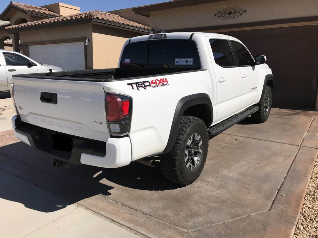 Rear Bumper Cover Set Fits 2016-2023 Toyota Tacoma